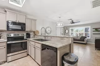 Photo #4: 7028829 Listing 