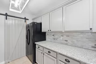 Photo #6: 7028829 Listing 