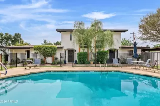 Photo #5: 7028857 Listing