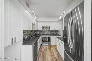 Photo #5: 7028885 Listing 