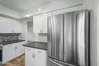 Photo #6: 7028885 Listing 