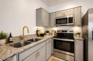 Photo #2: 7029137 Listing 