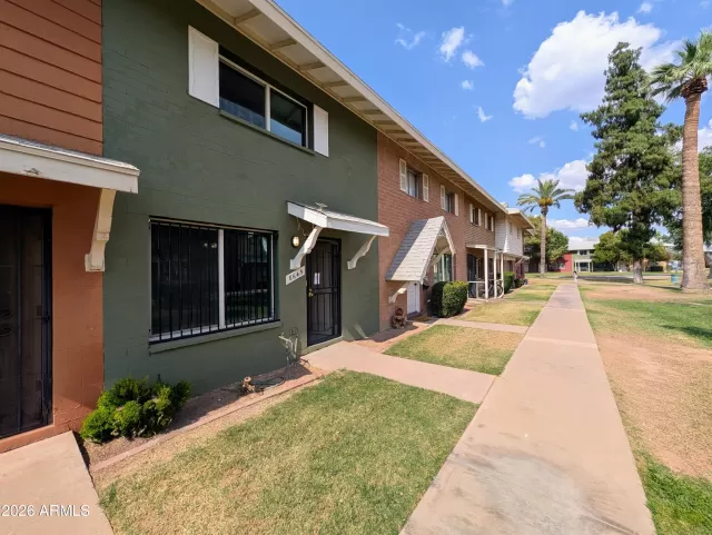 MLS: 7029292 Condo For Sale
