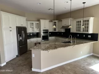 Photo #5: 7029350 Listing