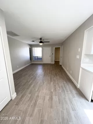Photo #4: 7029417 Listing
