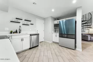 Photo #6: 7029785 Listing 
