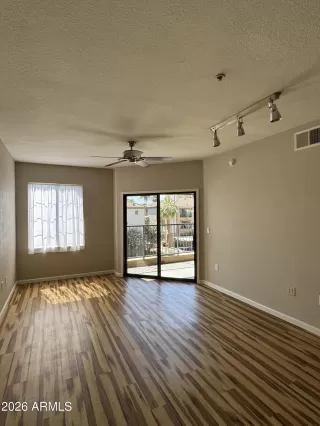 Photo #3: 7030016 Listing