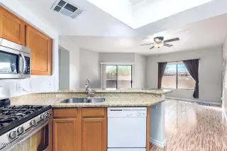Photo #6: 7030166 Listing 