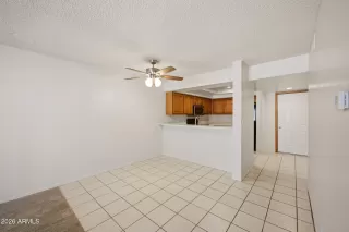 Photo #6: 7030600 Listing