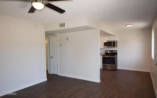 Photo #5: 7030696 Listing