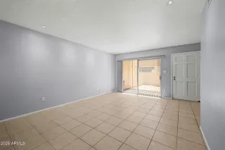 Photo #5: 7031001 Listing
