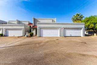 Photo #5: 7031002 Listing