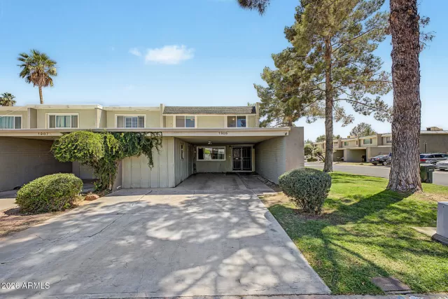 MLS: 7031046 Condo For Sale