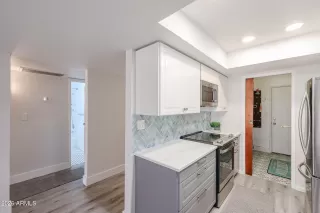 Photo #6: 7031289 Listing