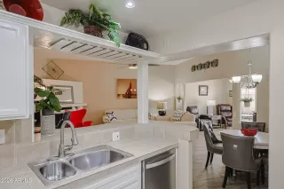 Photo #6: 7031460 Listing