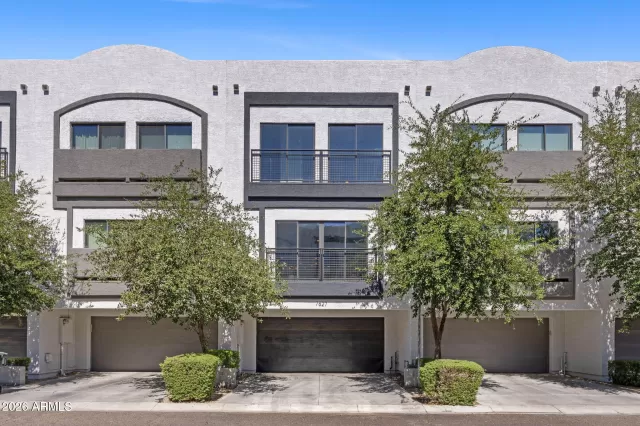MLS: 7031468 Condo For Sale