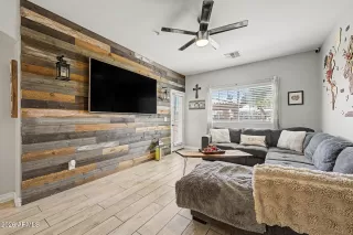 Photo #6: 7031568 Listing