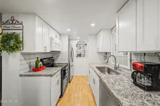 Photo #4: 7031717 Listing