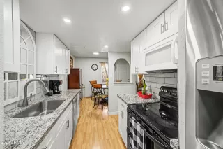 Photo #5: 7031717 Listing