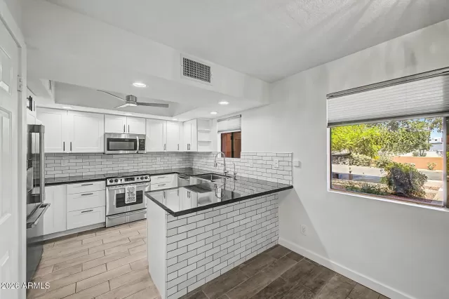 MLS: 7031823 Condo For Sale