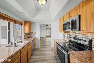 Photo #6: 7031909 Listing