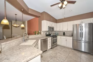 Photo #4: 7032066 Listing