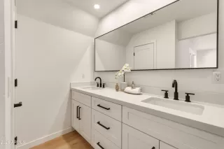 Photo #3: 7032544 Listing