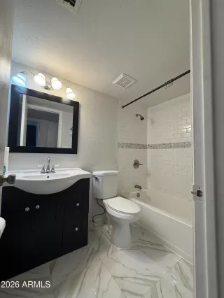 Photo #5: 7032655 Listing