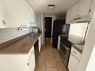 Photo #6: 7032655 Listing