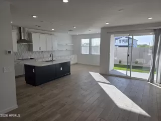 Photo #2: 7032666 Listing