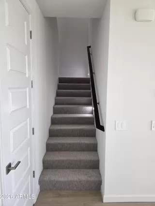 Photo #6: 7032666 Listing