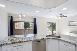 Photo #4: 7032838 Listing