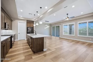 Photo #5: 7032872 Listing