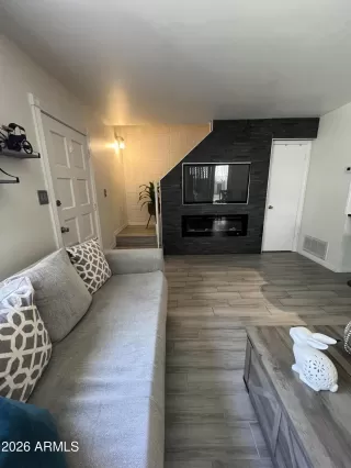 Photo #3: 7032959 Listing