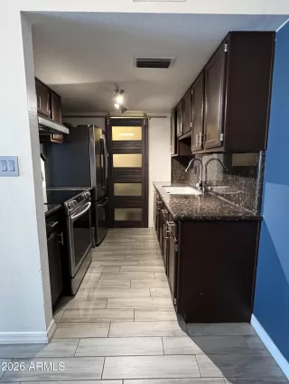Photo #5: 7032959 Listing