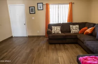 Photo #3: 7033005 Listing