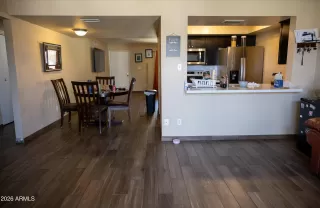 Photo #6: 7033005 Listing