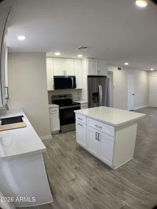 Photo #4: 7033206 Listing