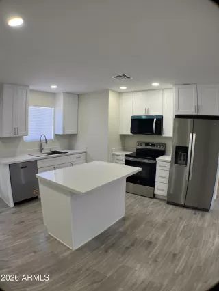 Photo #5: 7033206 Listing