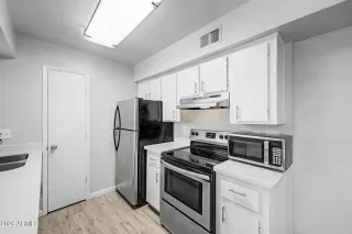 Photo #1: 7033256 Listing