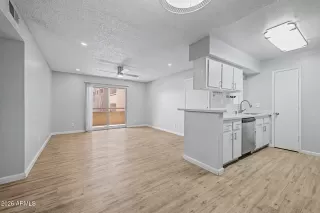 Photo #5: 7033256 Listing