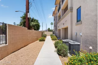 Photo #5: 7033499 Listing