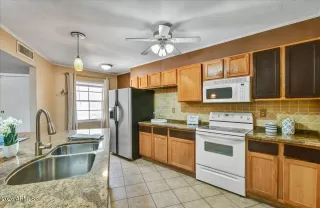 Photo #3: 7033772 Listing