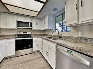 Photo #6: 7033961 Listing