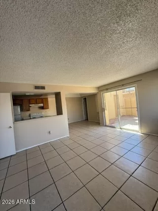 Photo #3: 7034006 Listing