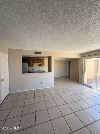 Photo #4: 7034006 Listing