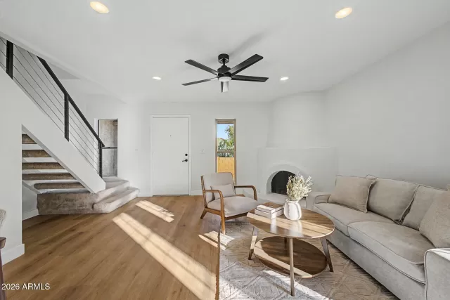 MLS: 7034142 Condo For Sale