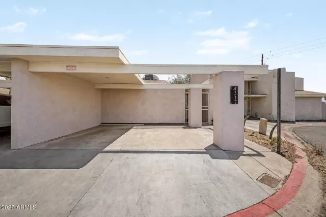 MLS: 7034174 Condo For Sale