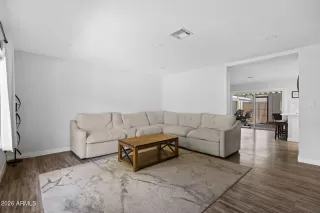 Photo #4: 7034423 Listing