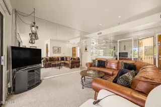 Photo #6: 7034843 Listing 